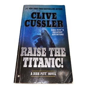 Vintage 1990's Novel - Clive Cussler - Raising The Titanic